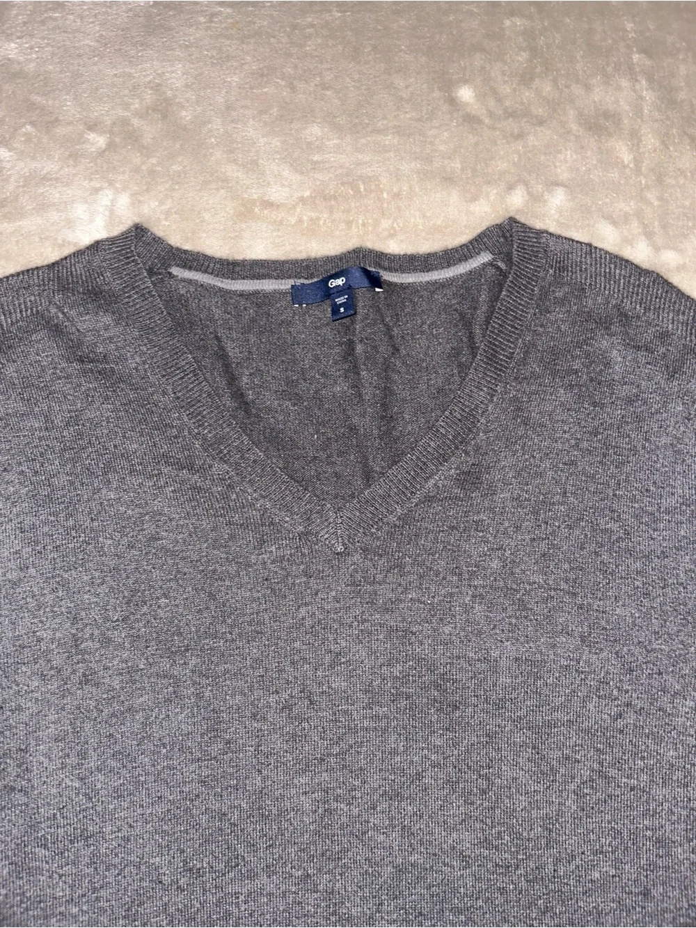 GAP Men's Dark Charcoal V-Neck Sweater Size S